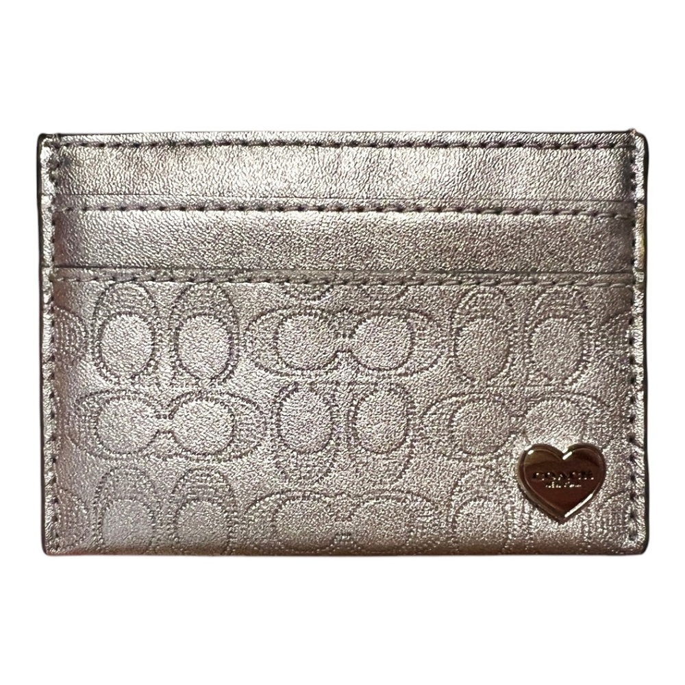 Coach -  Heart Signature Essential Card Case In Silver Metallic Leather (new)
